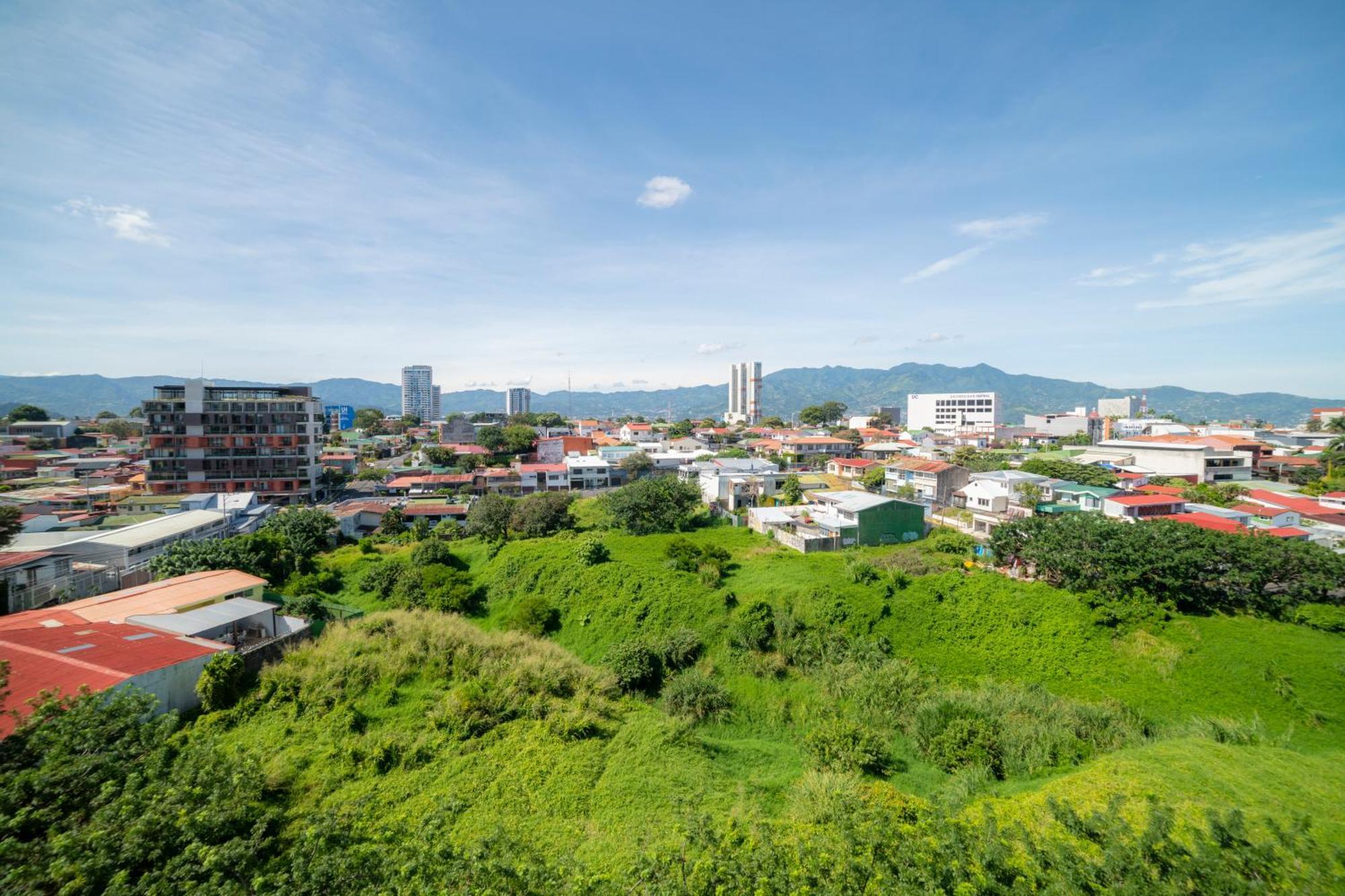 Bee Suites San Jose - Escalante Bagian luar foto