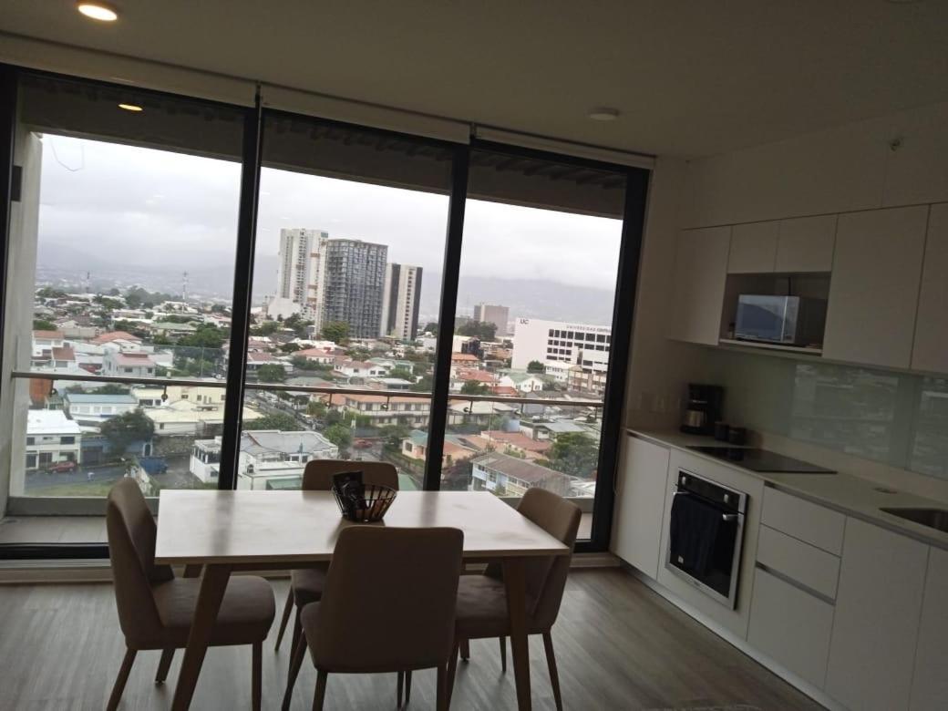 Bee Suites San Jose - Escalante Bagian luar foto
