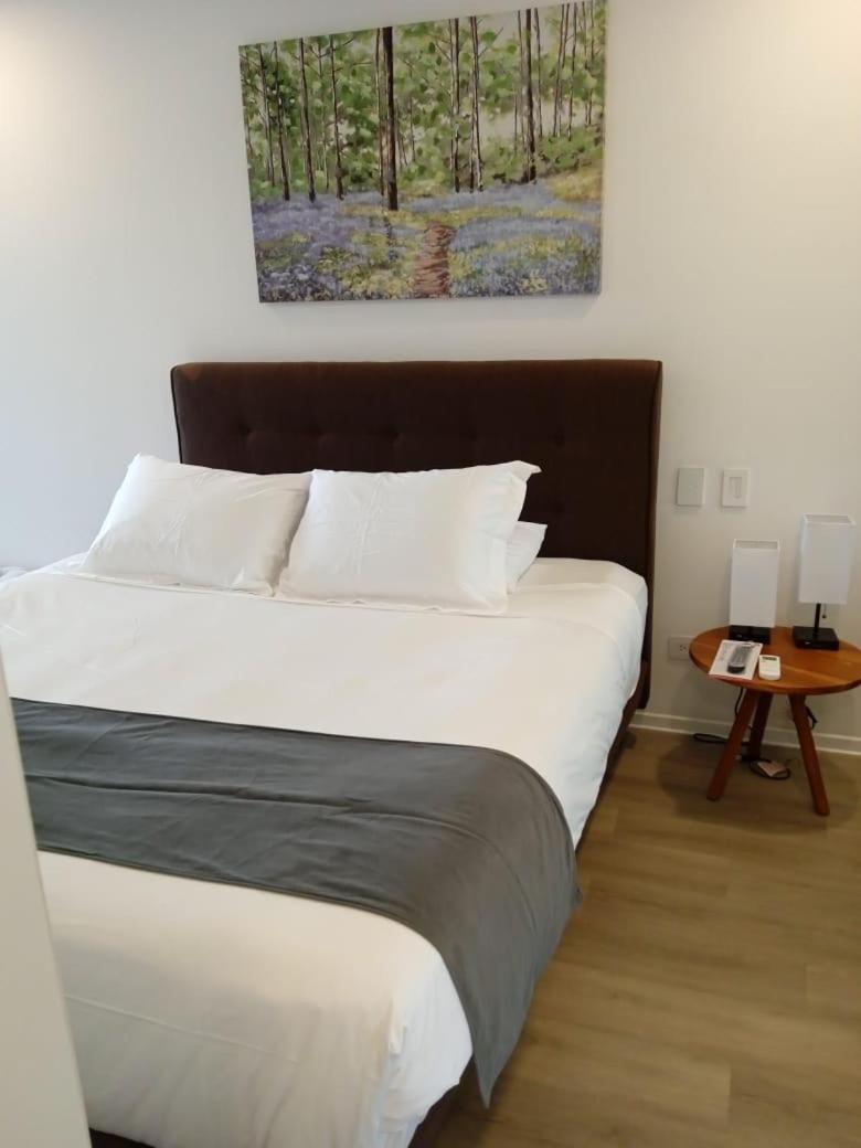 Bee Suites San Jose - Escalante Bagian luar foto